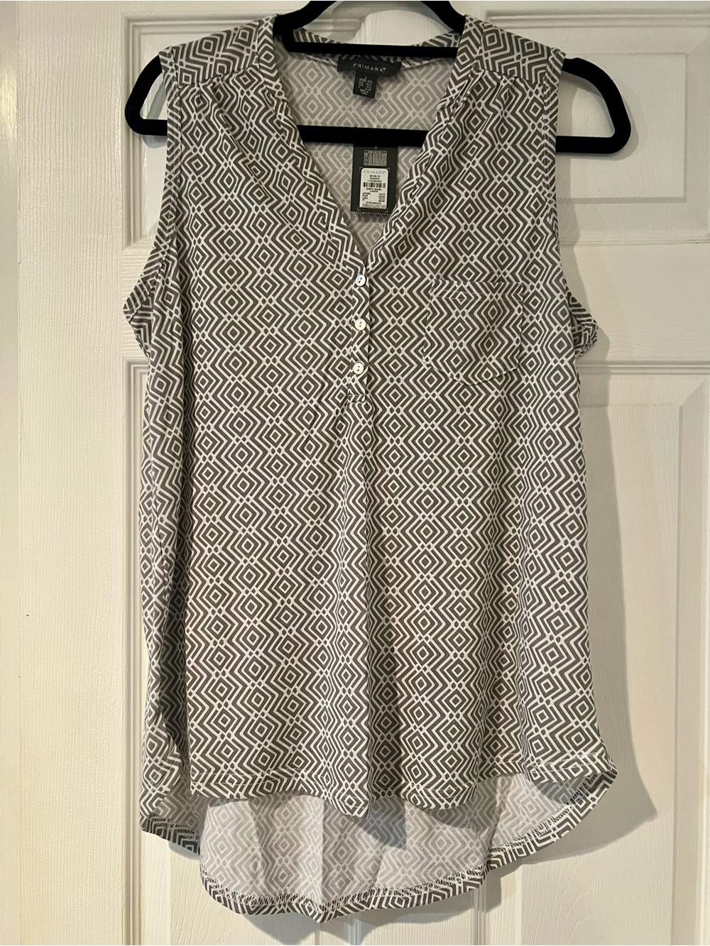 Primark White & Gray Geometric Sleeveless Camisole